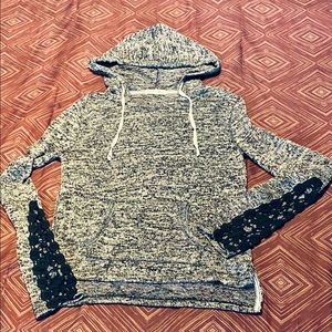 Junior’s Aeropostale Hooded Sweater, EUC, S